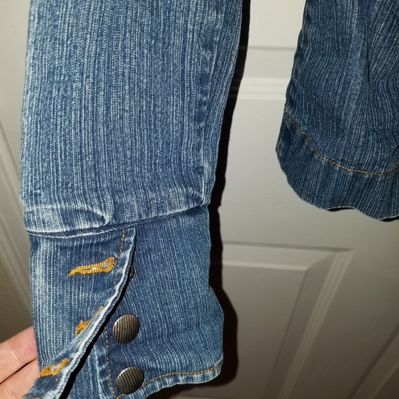 Jean jacket in women - Picture 3 of 4